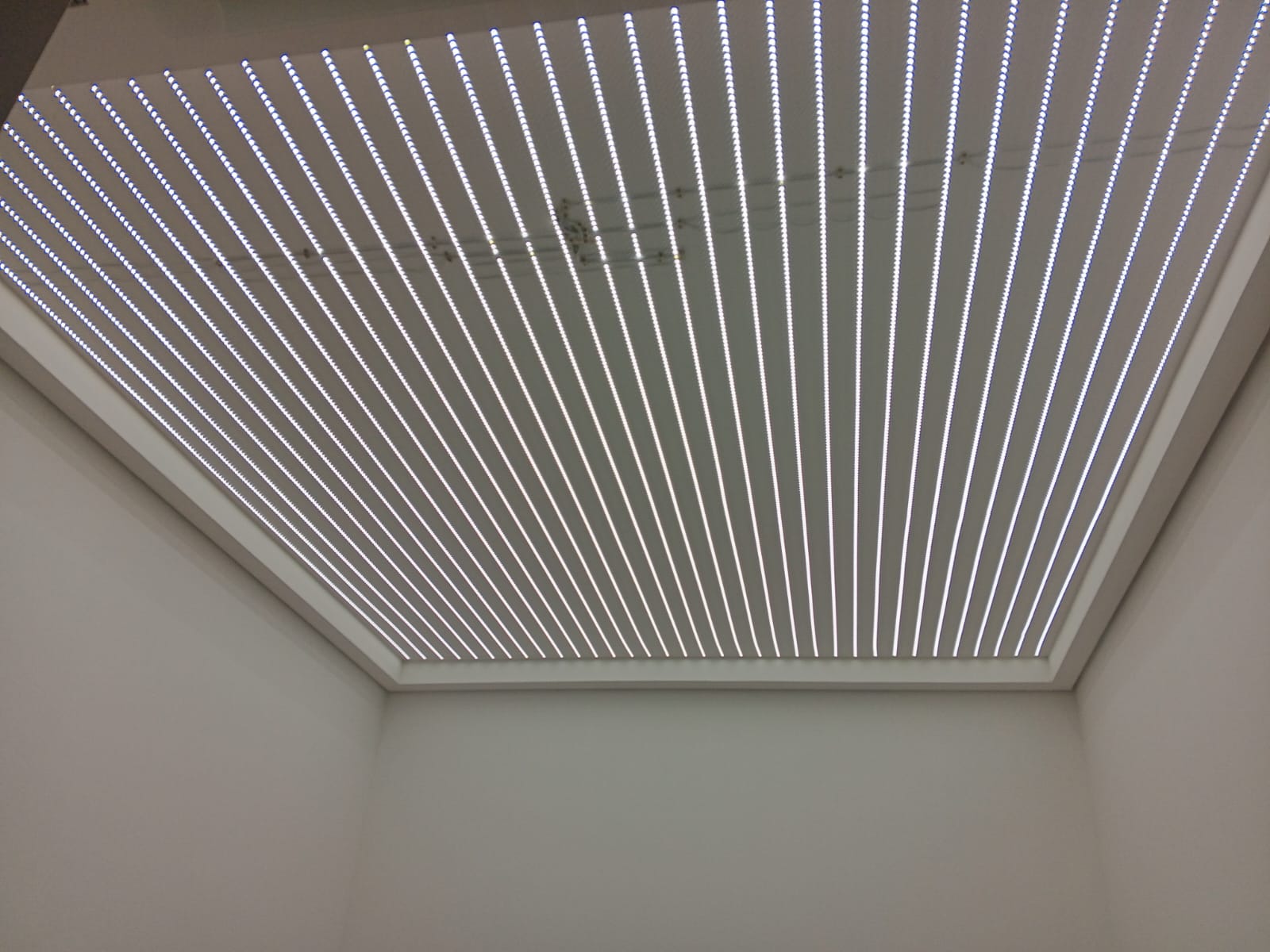 Como Substituir e Calibrar LEDs em Telas Tensionadas sem Danos